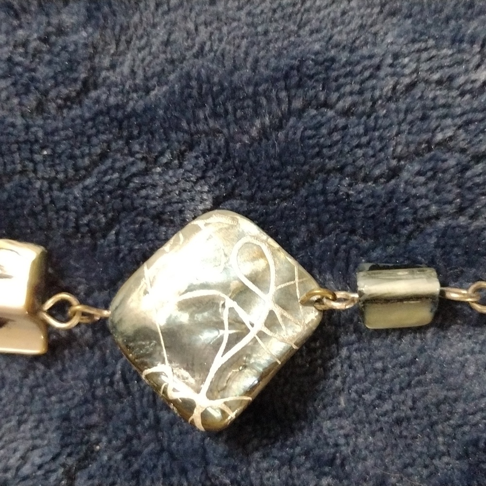 Necklace - Picture 2 of 3